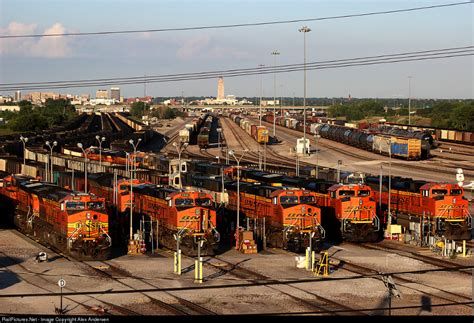 Hobson Yard is located at 500 SW 20th St, Lincoln, NE 68528. . Bnsf jobs lincoln ne